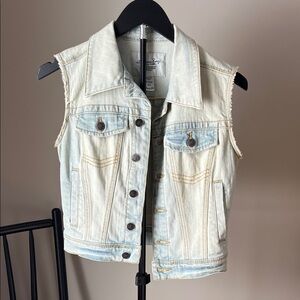 American Rag Light Cream Vest